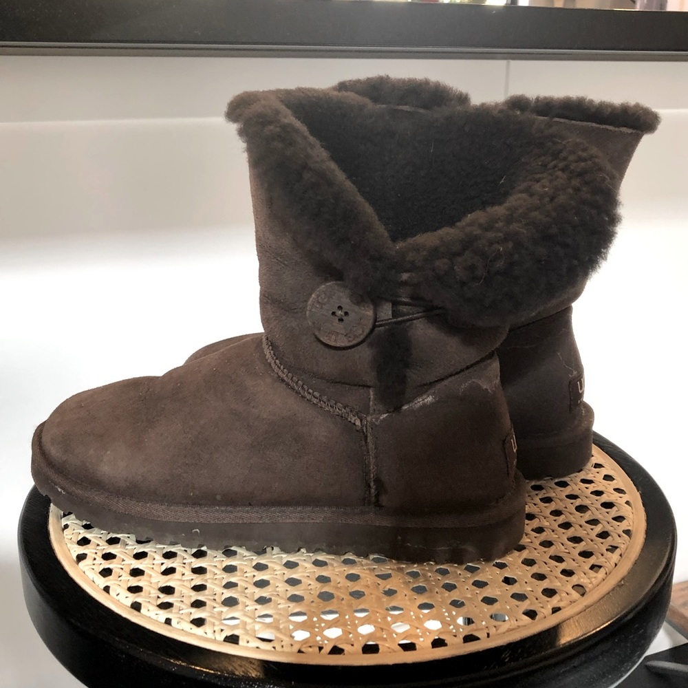 Uggs bailey button - taupe